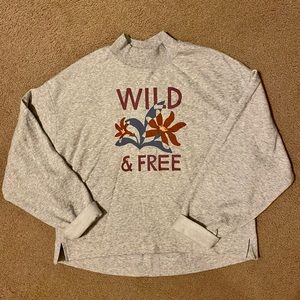 Woman’s Old Navy “Wild & Free” Pullover SZ large